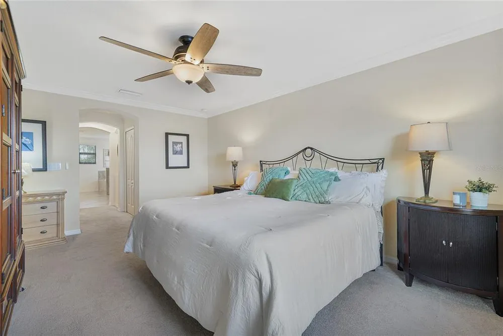 517 Mimosa Ct, Bradenton, FL 34212