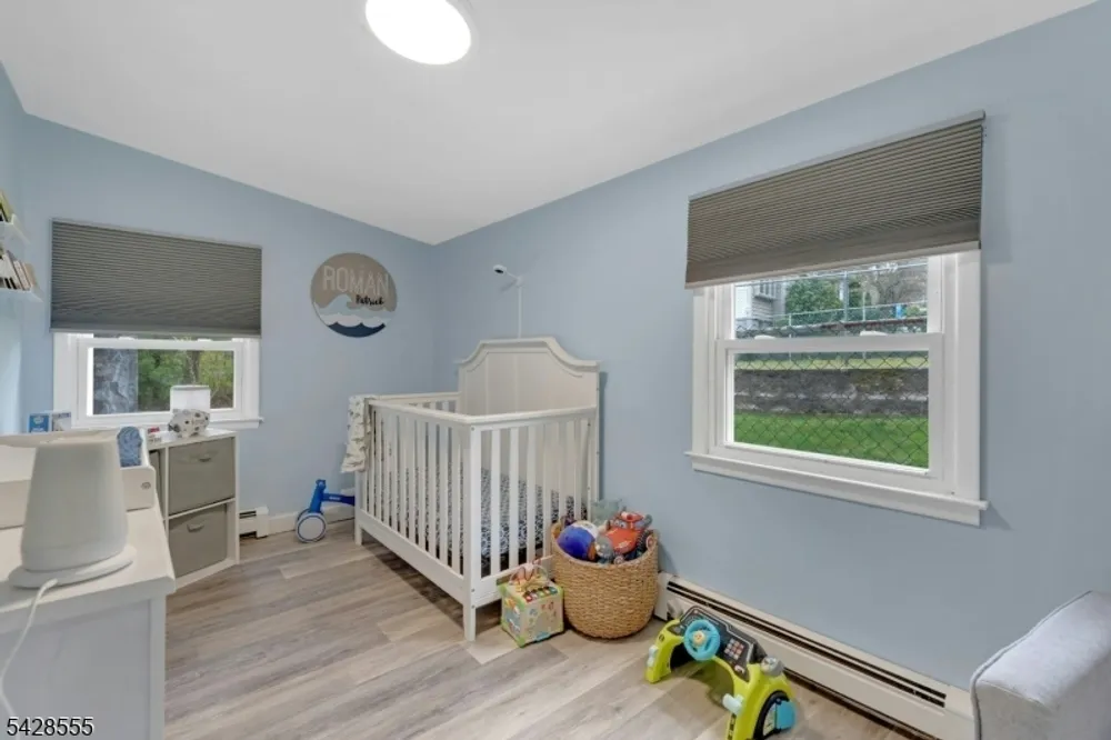 31 Roome St, Lincoln Park, NJ 07035