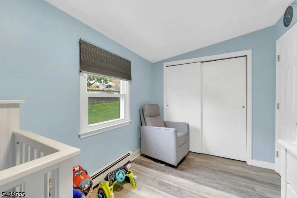 31 Roome St, Lincoln Park, NJ 07035