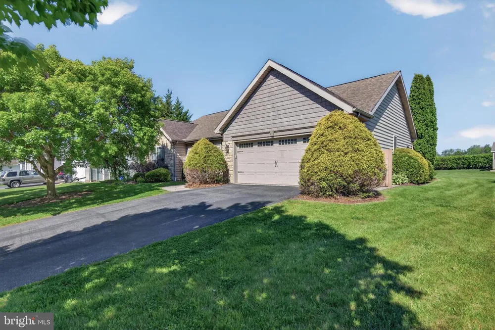 1241 Shadowbrooke Dr, Dover, PA 17315