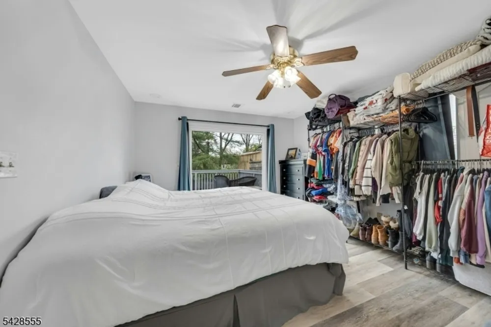 31 Roome St, Lincoln Park, NJ 07035
