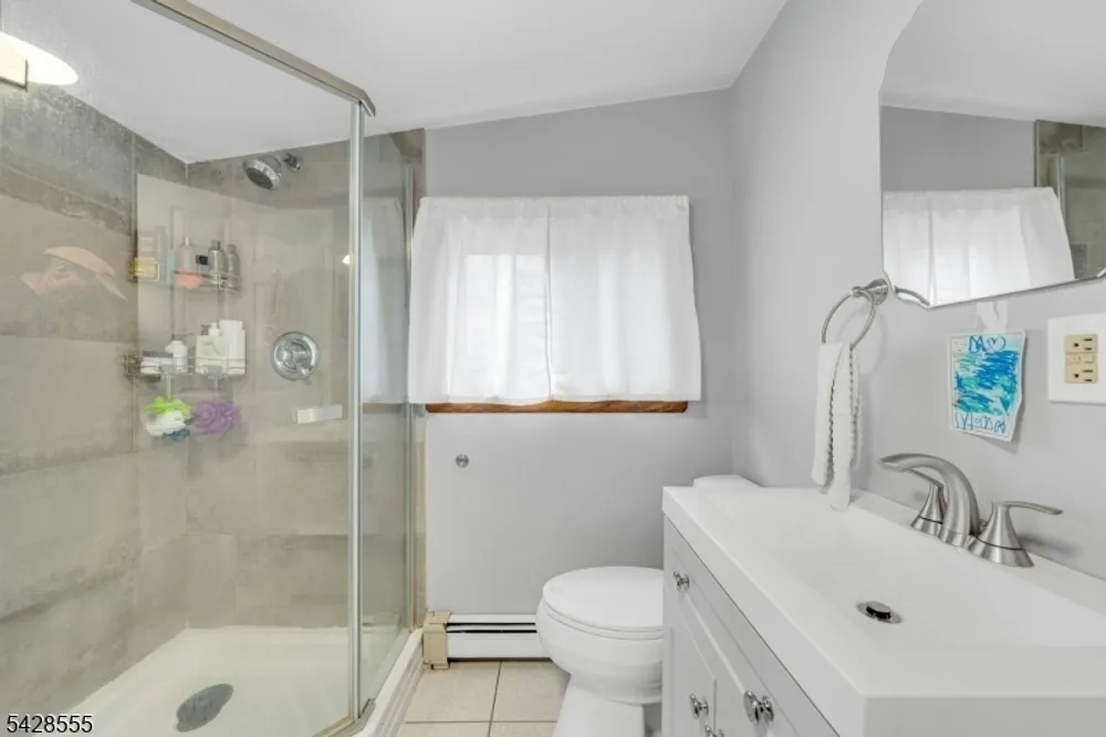 31 Roome St, Lincoln Park, NJ 07035