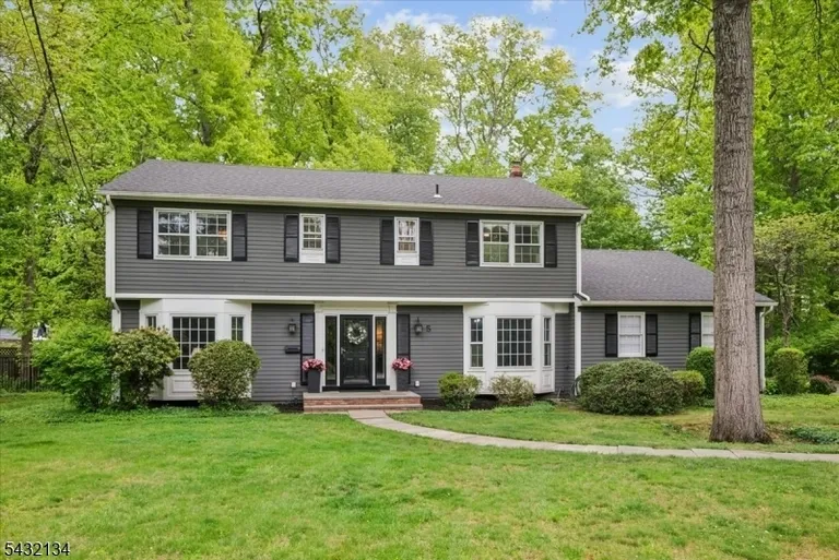 5 Blanchet Ct, Florham Park, NJ 07932