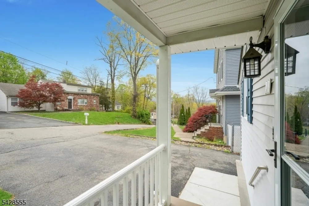 31 Roome St, Lincoln Park, NJ 07035