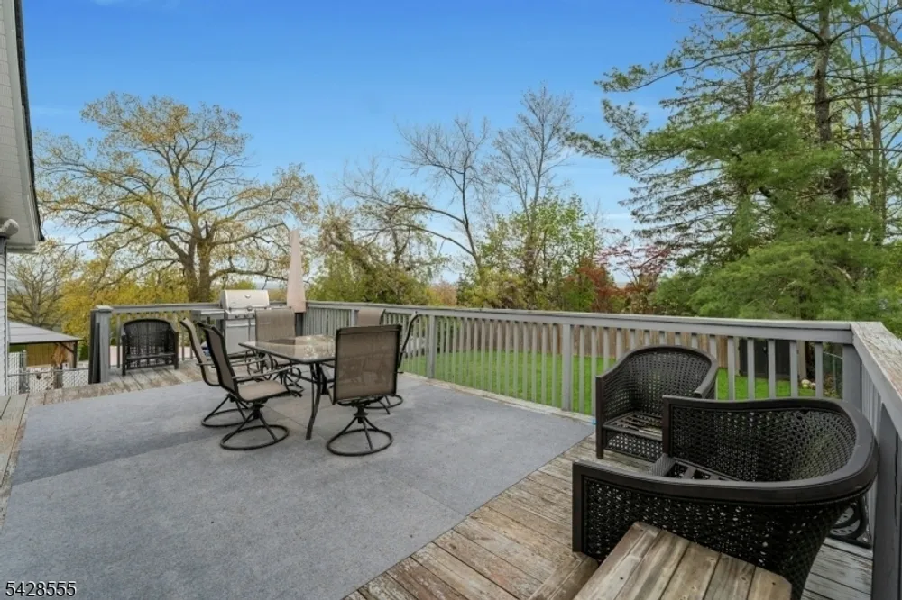 31 Roome St, Lincoln Park, NJ 07035