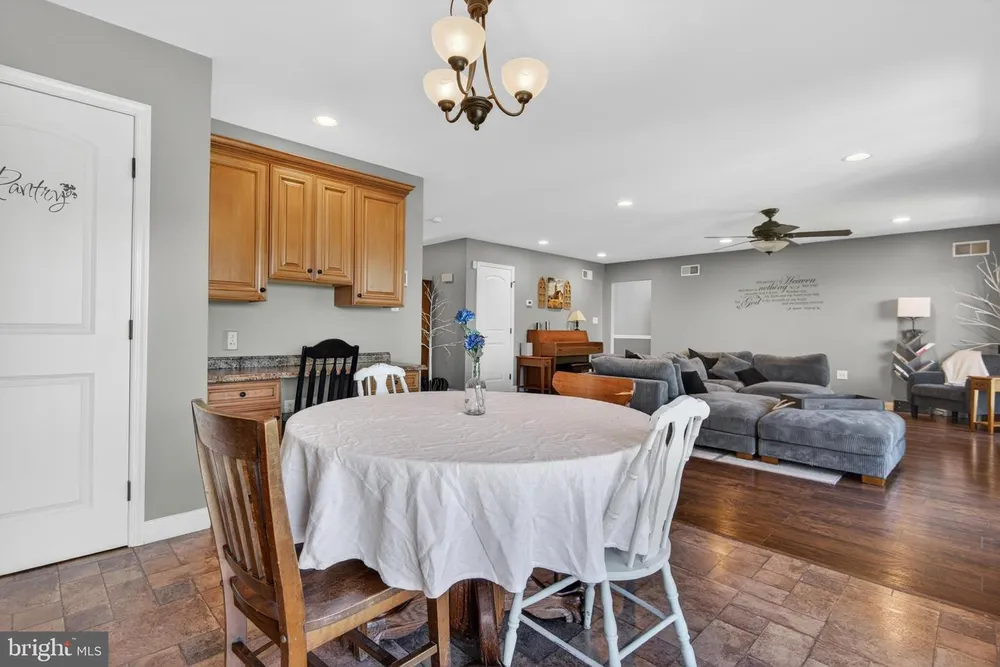 1241 Shadowbrooke Dr, Dover, PA 17315