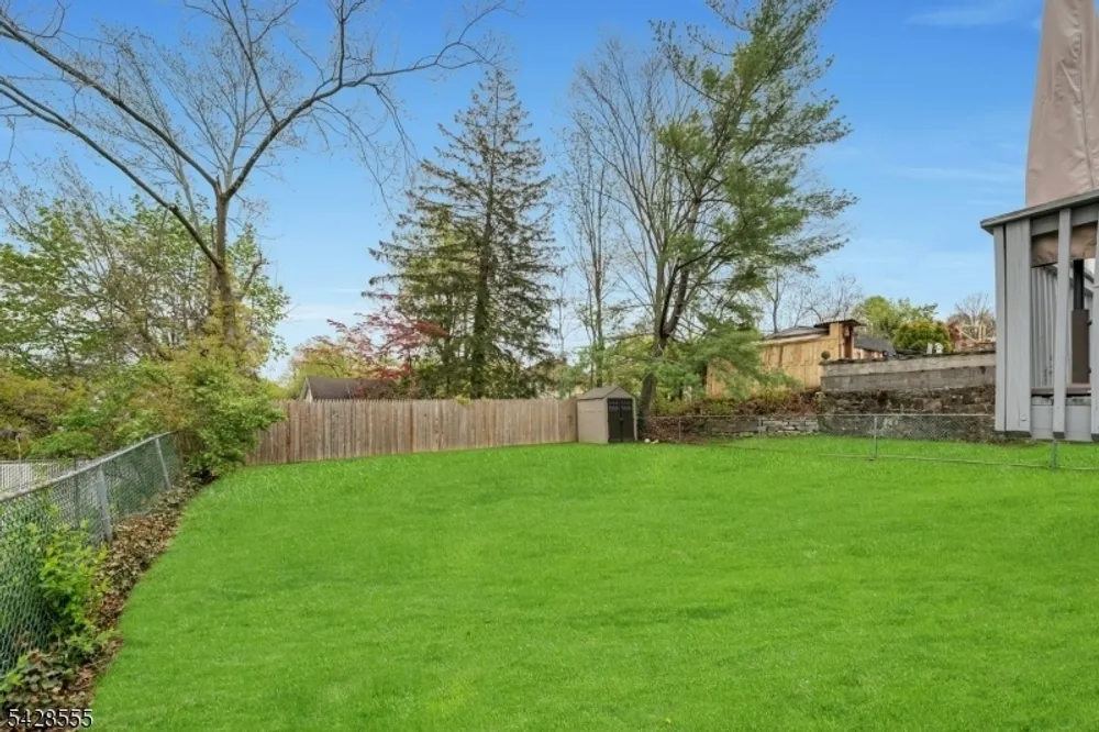 31 Roome St, Lincoln Park, NJ 07035
