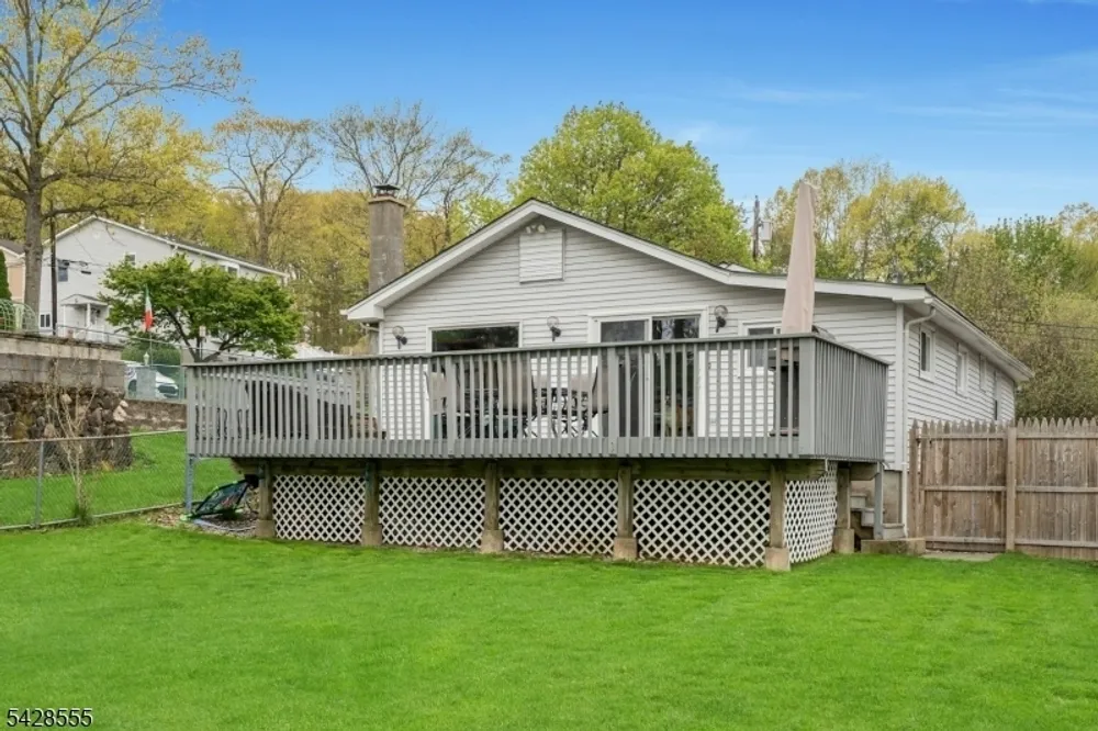 31 Roome St, Lincoln Park, NJ 07035