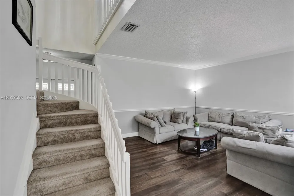 636 Sand Creek Cir, Weston, FL 33327