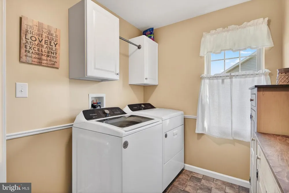1241 Shadowbrooke Dr, Dover, PA 17315