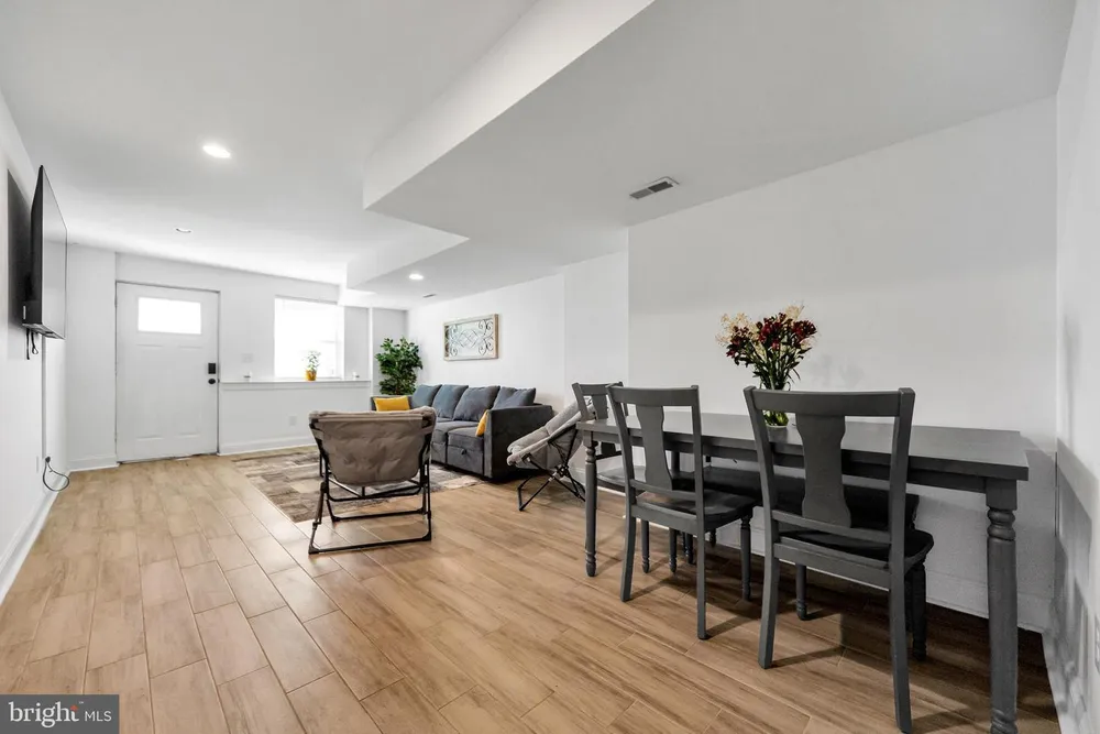 129 W 6th St, Bridgeport, PA 19405