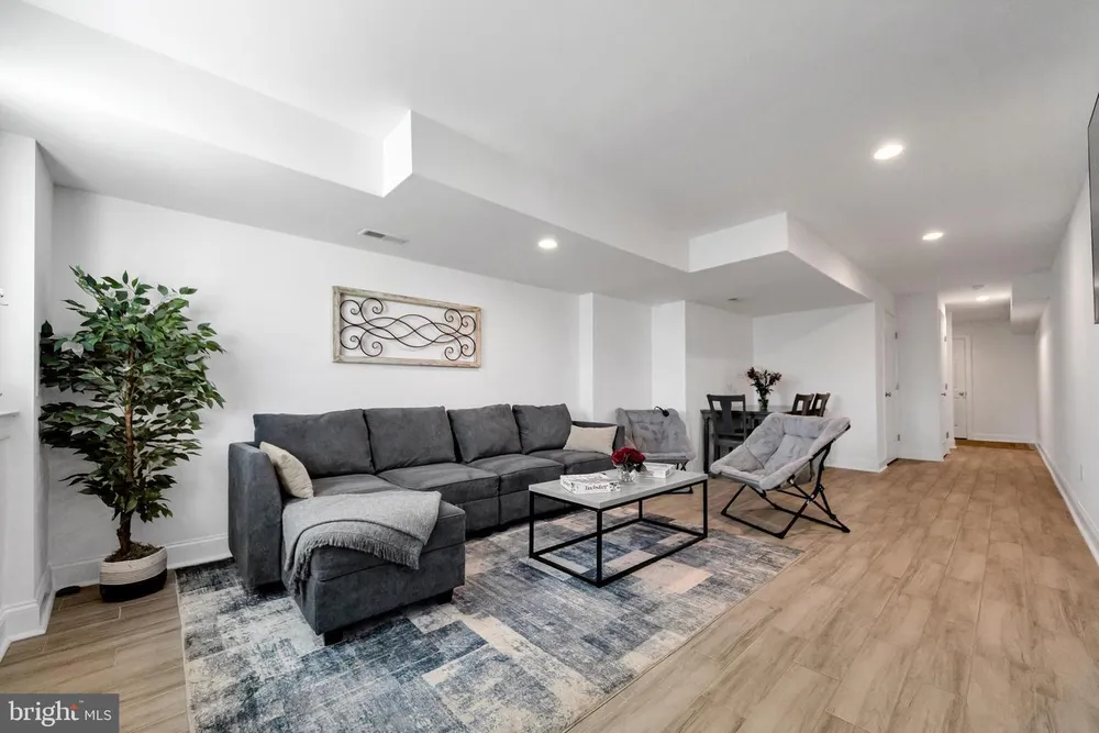 129 W 6th St, Bridgeport, PA 19405