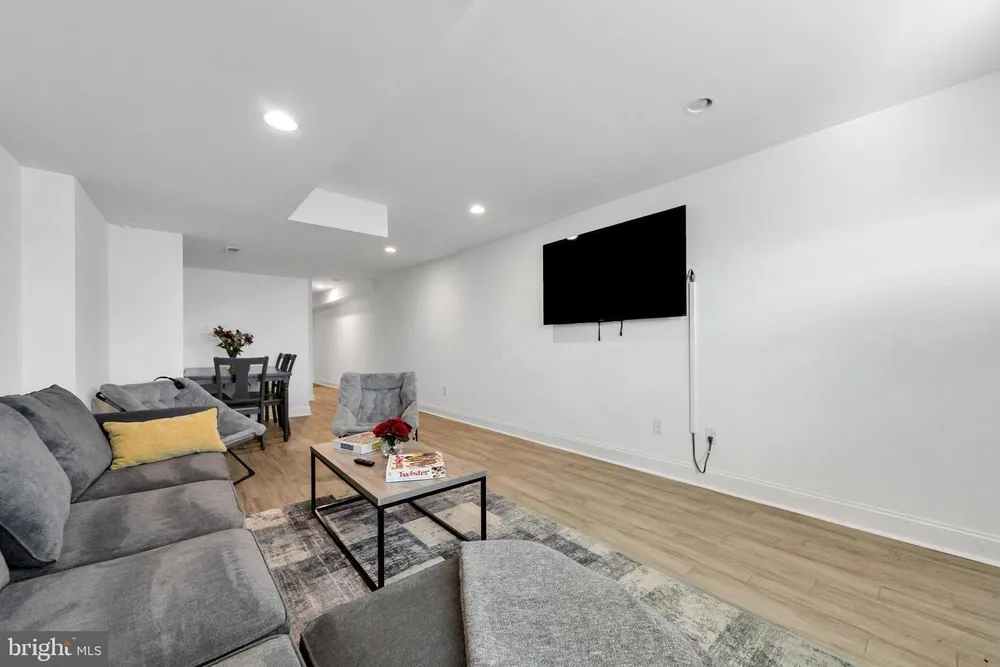 129 W 6th St, Bridgeport, PA 19405