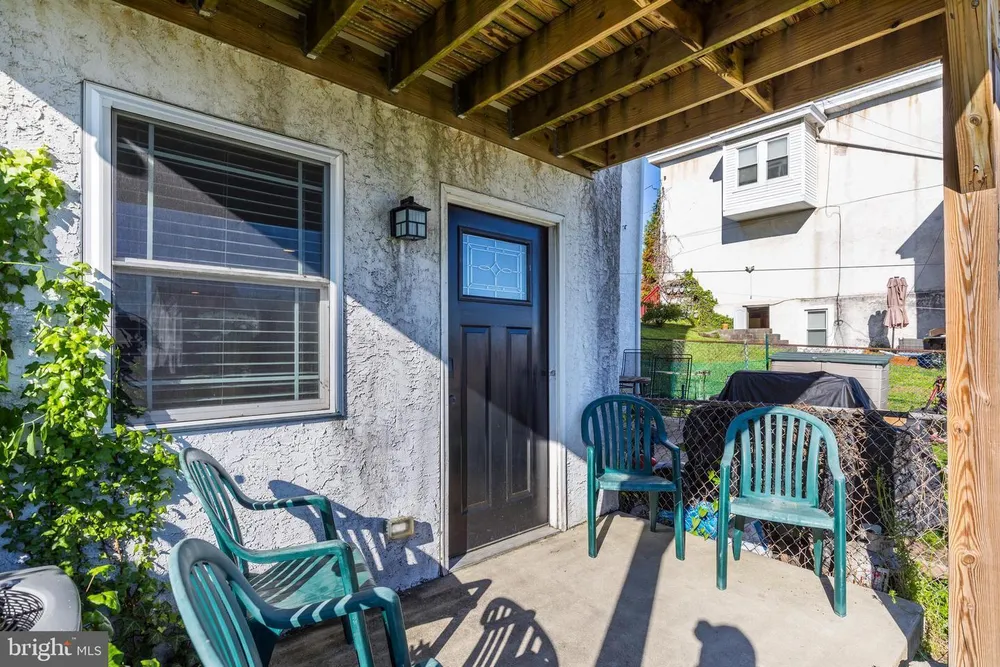 129 W 6th St, Bridgeport, PA 19405
