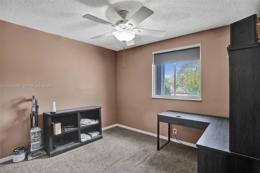 636 Sand Creek Cir, Weston, FL 33327