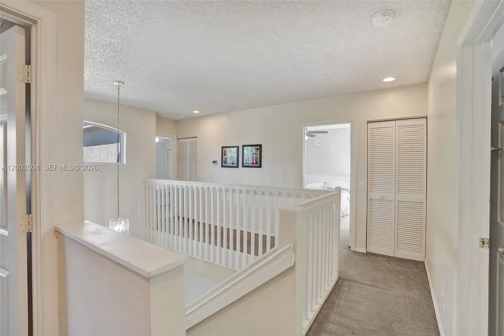 636 Sand Creek Cir, Weston, FL 33327
