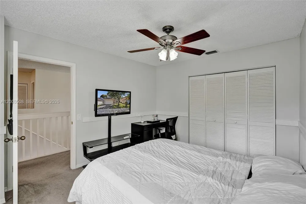 636 Sand Creek Cir, Weston, FL 33327