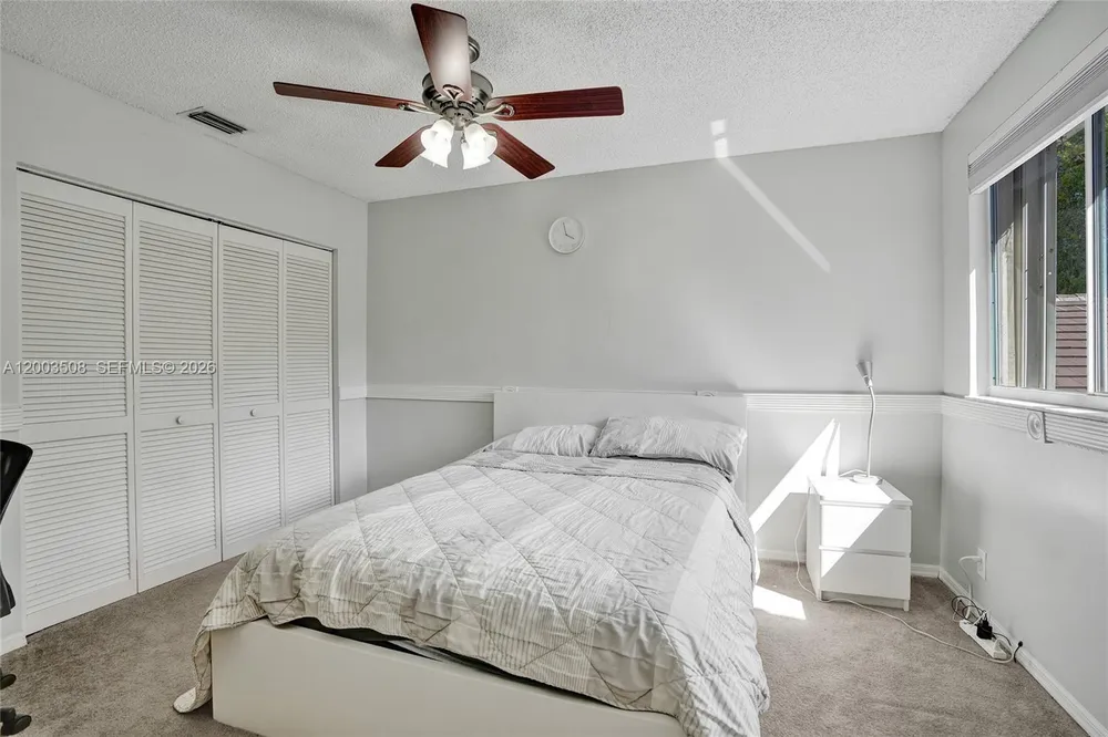 636 Sand Creek Cir, Weston, FL 33327