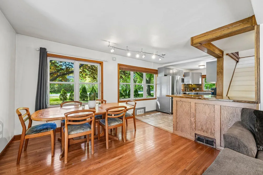 7710 Groveland Rd, Mounds View, MN 55112