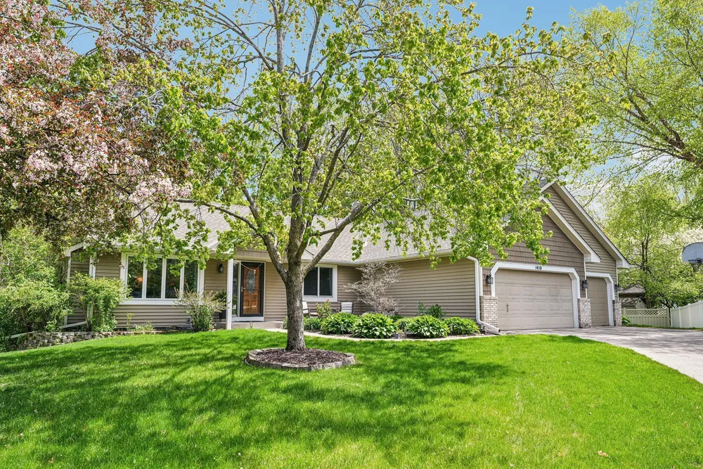 1410 Appaloosa Trail, Eagan, MN 55122