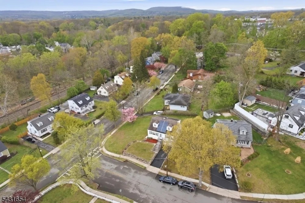 11 Gregory Terrace, Morristown, NJ 07960