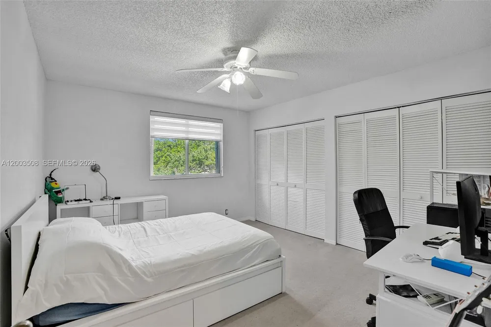 636 Sand Creek Cir, Weston, FL 33327