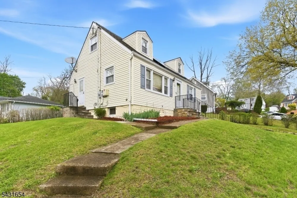 11 Gregory Terrace, Morristown, NJ 07960