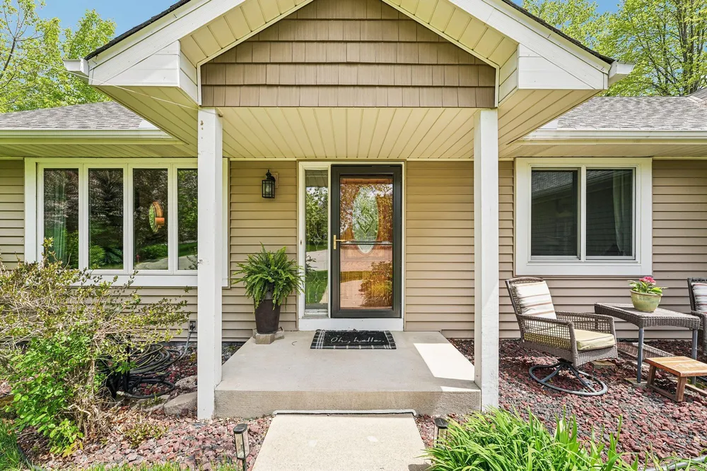 1410 Appaloosa Trail, Eagan, MN 55122