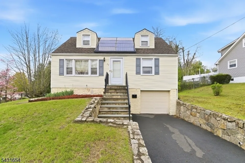 11 Gregory Terrace, Morristown, NJ 07960