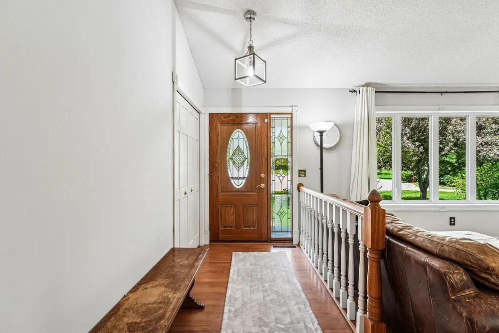 1410 Appaloosa Trail, Eagan, MN 55122