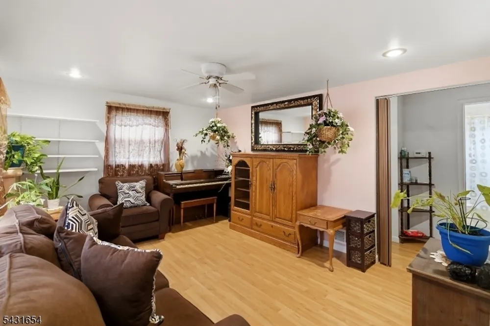 11 Gregory Terrace, Morristown, NJ 07960