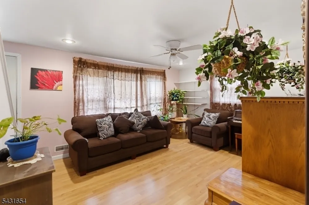 11 Gregory Terrace, Morristown, NJ 07960