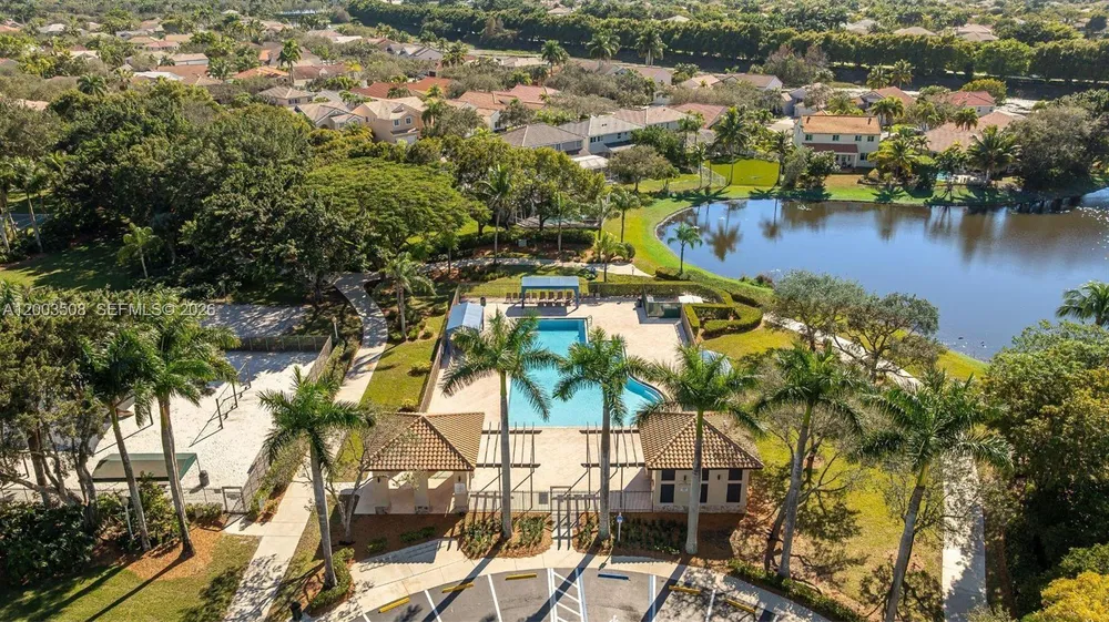 636 Sand Creek Cir, Weston, FL 33327