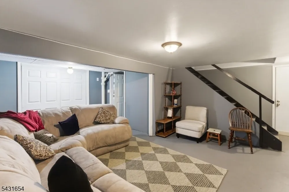 11 Gregory Terrace, Morristown, NJ 07960