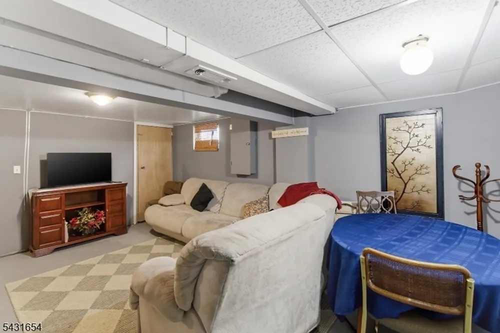 11 Gregory Terrace, Morristown, NJ 07960