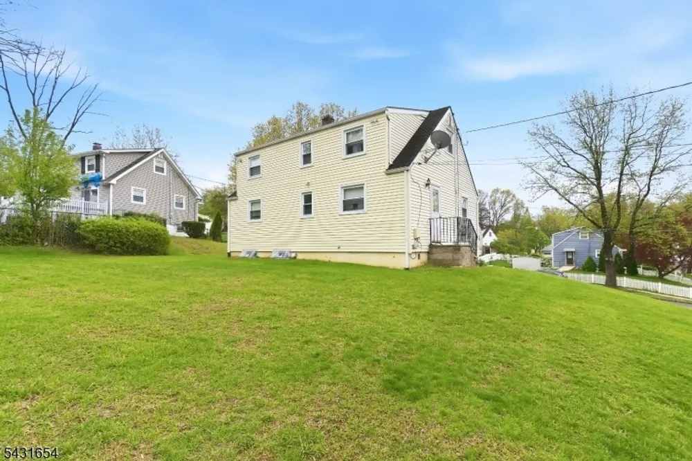 11 Gregory Terrace, Morristown, NJ 07960