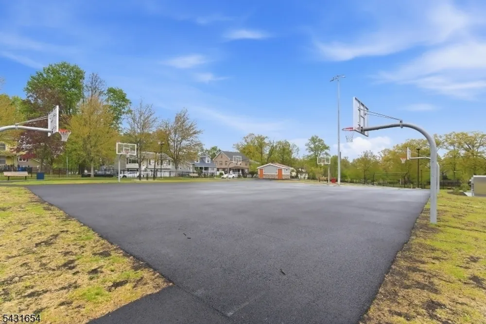 11 Gregory Terrace, Morristown, NJ 07960
