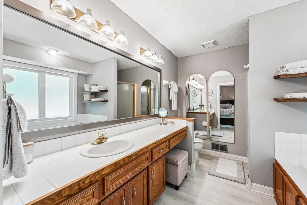 1410 Appaloosa Trail, Eagan, MN 55122