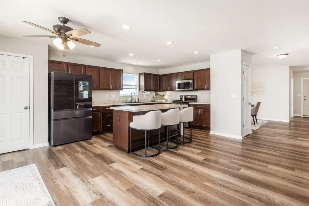 198 Rosewood Loop SW, Commercial Point, OH 43116