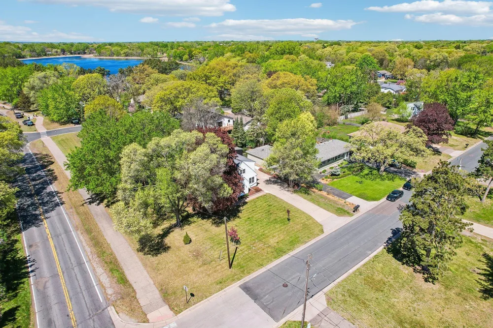 7710 Groveland Rd, Mounds View, MN 55112