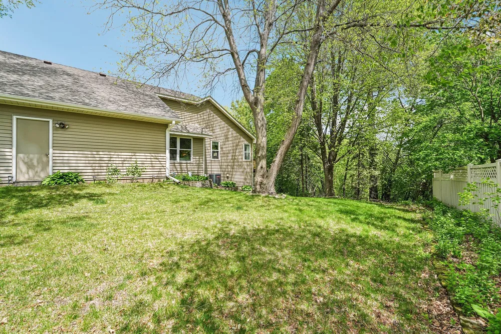 1410 Appaloosa Trail, Eagan, MN 55122