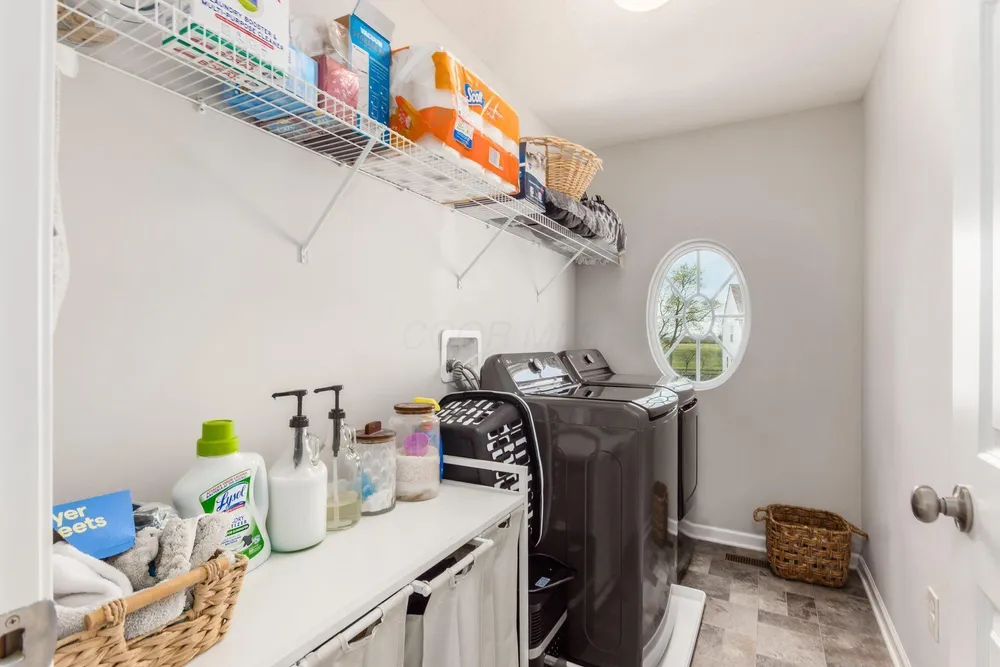 198 Rosewood Loop SW, Commercial Point, OH 43116