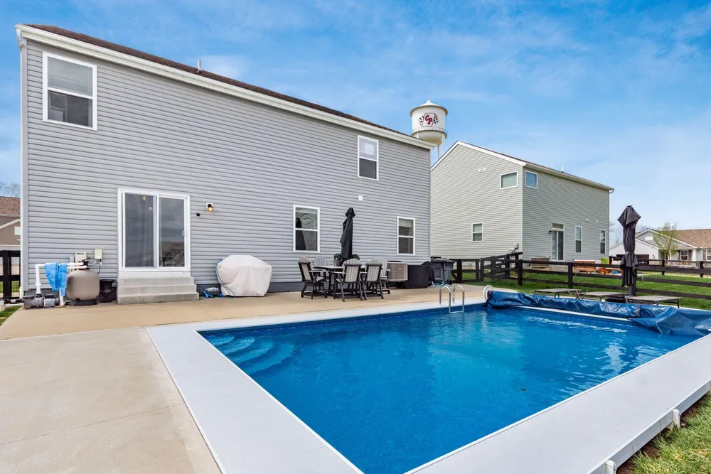 198 Rosewood Loop SW, Commercial Point, OH 43116