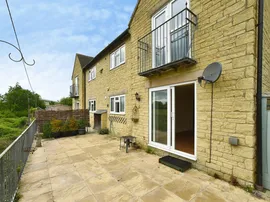 Burford Road, Lechlade thumb 3