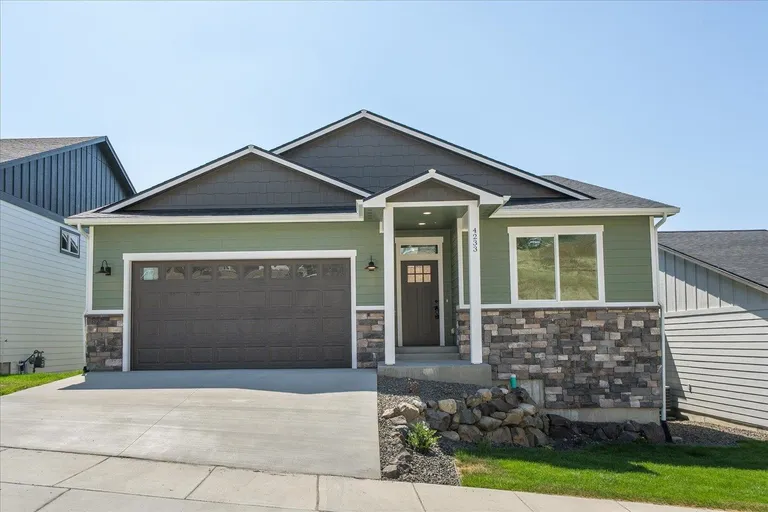 4233 W Tolliver Ct, Spokane, WA 99208