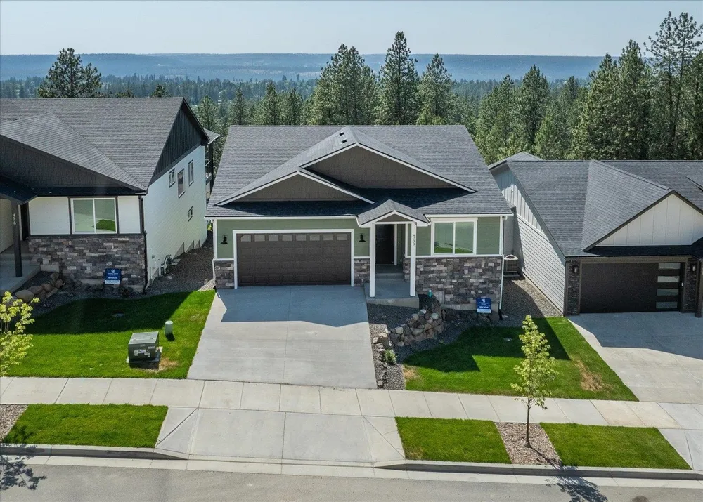 4233 W Tolliver Ct, Spokane, WA 99208