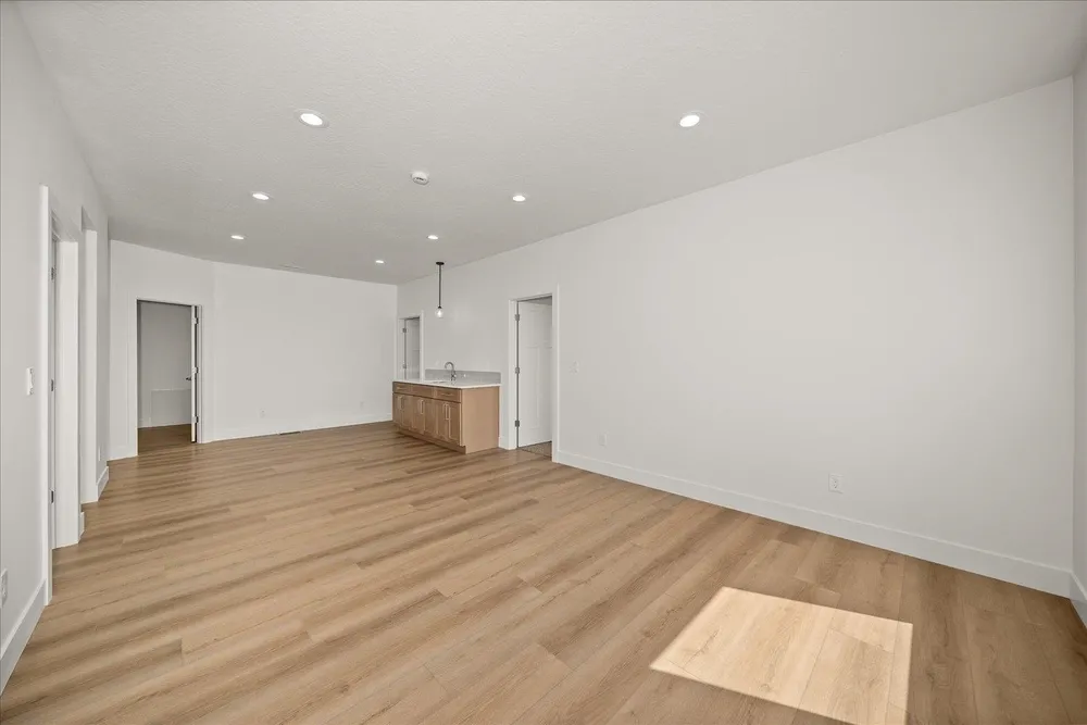 4233 W Tolliver Ct, Spokane, WA 99208