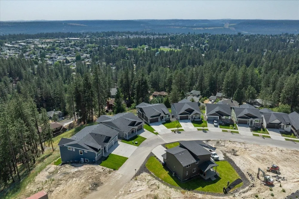4233 W Tolliver Ct, Spokane, WA 99208