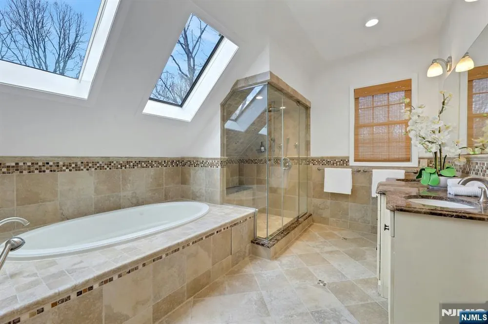 105 Apple Ridge Rd, Woodcliff Lake, NJ 07677