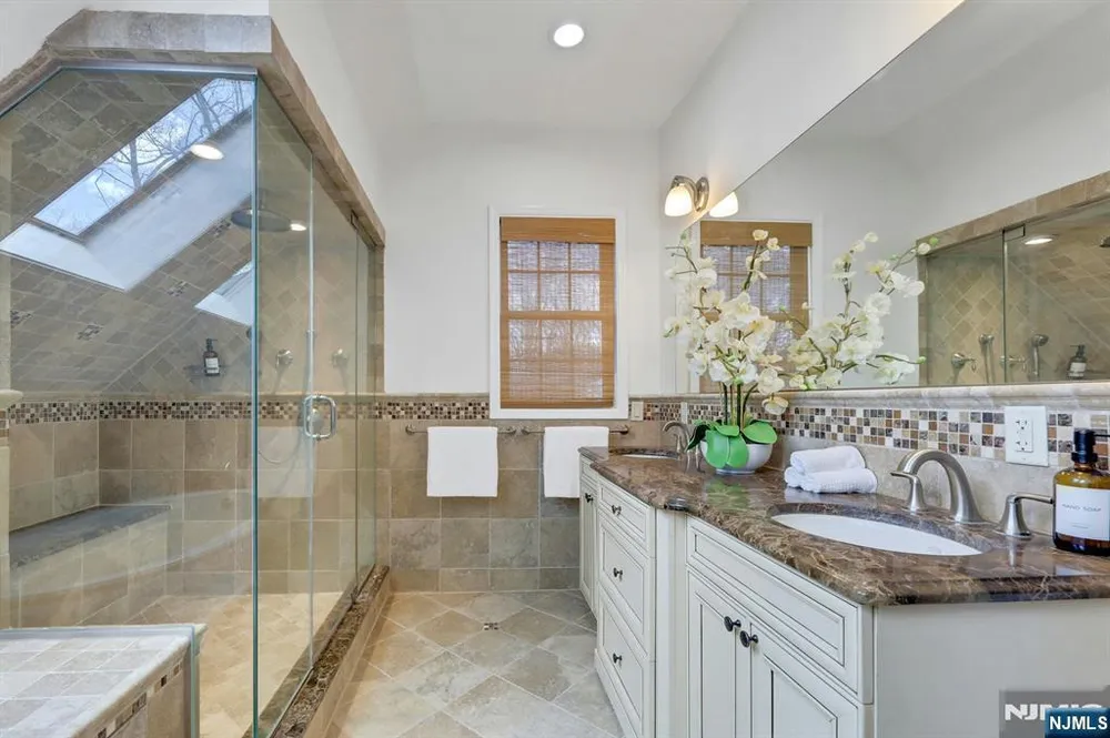 105 Apple Ridge Rd, Woodcliff Lake, NJ 07677